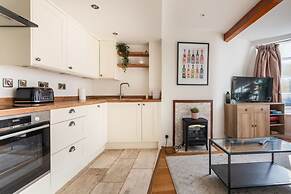 Bright & Quirky 3BD Home - Wellington Terrace!