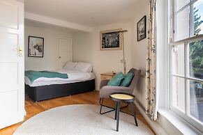 Bright & Quirky 3BD Home - Wellington Terrace!