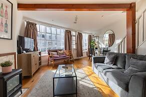 Bright & Quirky 3BD Home - Wellington Terrace!