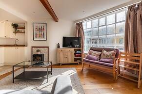 Bright & Quirky 3BD Home - Wellington Terrace!