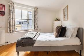 Bright & Quirky 3BD Home - Wellington Terrace!