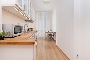 Charming Apartment in Warsaw by Renters