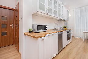 Charming Apartment in Warsaw by Renters