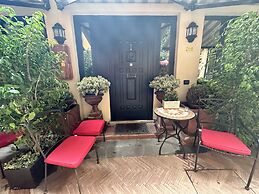Navona Garden Suites