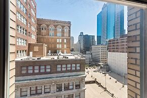 Spacious 2BR Downtown Retreat