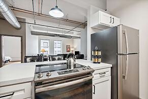 Spacious 2BR Downtown Retreat