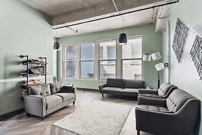 Spacious 2BR Downtown Retreat