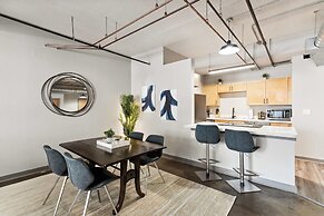 Spacious 2BR Downtown Retreat