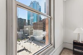 Spacious 2BR Downtown Retreat