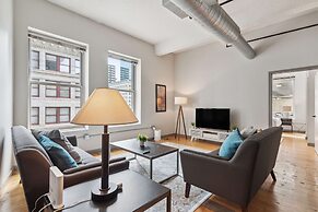 Spacious 2BR Downtown Retreat