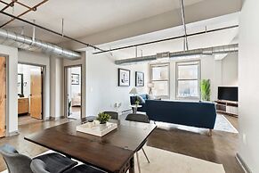 Spacious 2BR Downtown Retreat