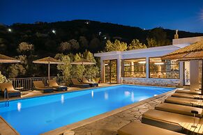 Paramithenio Village Beach Resort & Spa