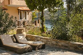 Paramithenio Village Beach Resort & Spa