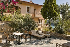 Paramithenio Village Beach Resort & Spa