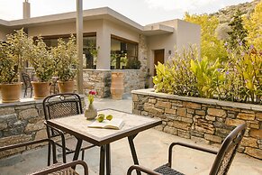 Paramithenio Village Beach Resort & Spa