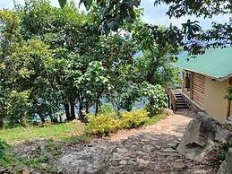 Bwindi Orugano Lodge