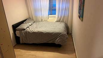 Room in Apartment - Normanton - Deluxe Double Room