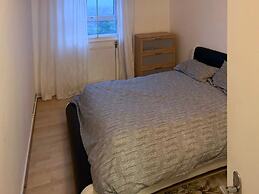 Room in Apartment - Normanton - Deluxe Double Room