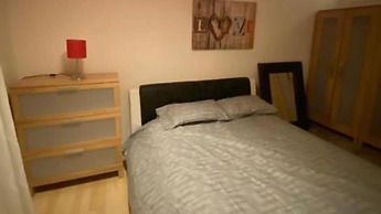 Room in Apartment - Normanton - Deluxe Double Room