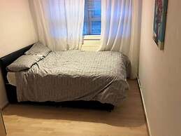 Room in Apartment - Normanton - Budget Double Room