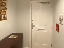 Room in Apartment - Normanton - Budget Double Room