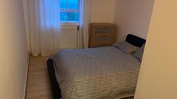Room in Apartment - Normanton - Budget Double Room