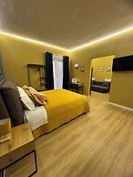 Vomero Suite and deluxe room