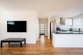 Owen's Hideaway by the BNB Collection