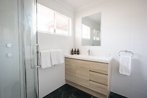 Owen's Hideaway by the BNB Collection