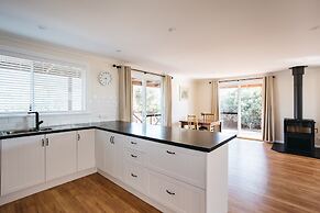 Owen's Hideaway by the BNB Collection