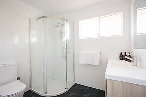 Owen's Hideaway by the BNB Collection