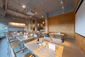 poltton international hotel