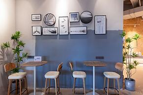 poltton international hotel