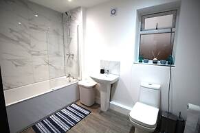 2 Bed Bungalow - Large Enclosed Garden - New Build