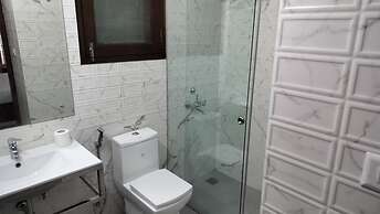 Elite 32 Avenue - Near Google Building