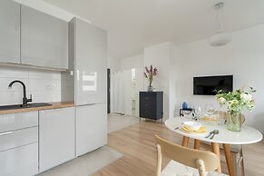 Gray Cosy Studio in Poznań by Renters