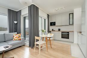 Gray Cosy Studio in Poznań by Renters