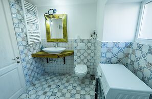 H&B apartments Vasil Petriashvili
