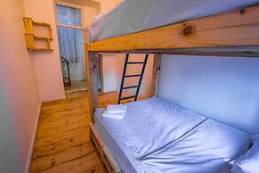 H&B apartments Vasil Petriashvili