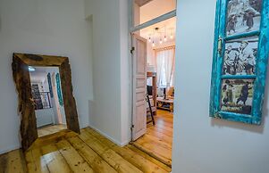 H&B apartments Vasil Petriashvili