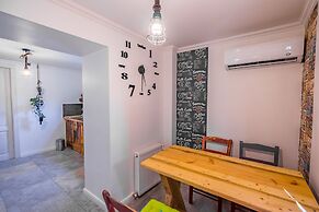 H&B apartments Vasil Petriashvili