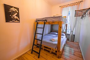 H&B apartments Vasil Petriashvili