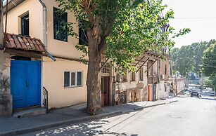H&B apartments Gamtsemlidze