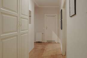 HeyMi Apartments Post