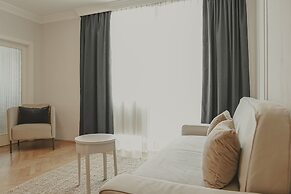 HeyMi Apartments Post