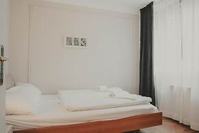 HeyMi Apartments Post