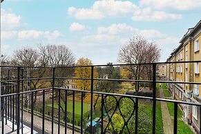 Traditional Apartment by Renters