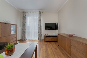 Traditional Apartment by Renters