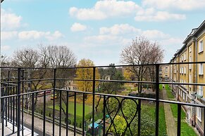 Traditional Apartment by Renters