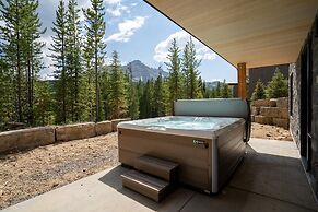 11 Treeline 4 Bedroom Home by Moonlight Basin Lodging